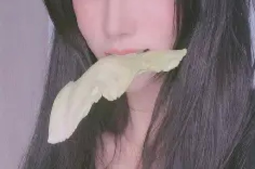 外国网红约中国女孩开房视频被发到网上她却借此热度直播带货