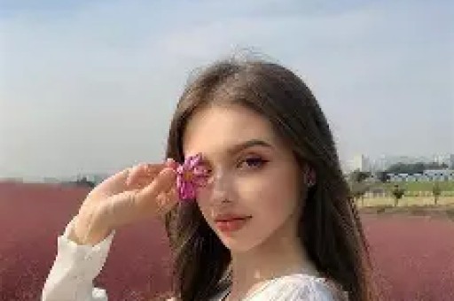 女游客划龙舟被颠翻外衣滑落表情销魂身份曝光鼓手爆料更多